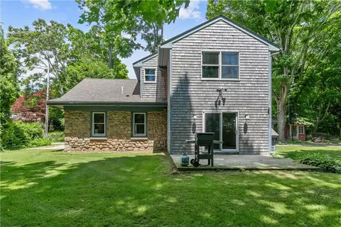 Exterior - 29 Willard Ave, South Kingstown, RI 02879 photo 3 of 12