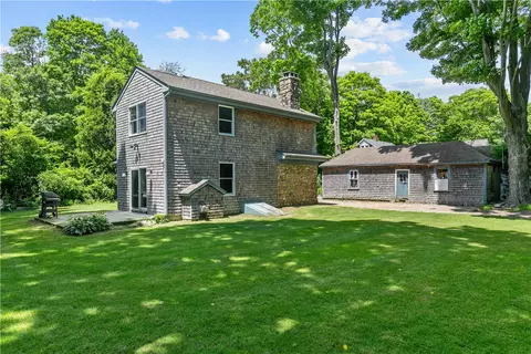 Exterior - 29 Willard Ave, South Kingstown, RI 02879 photo 4 of 12