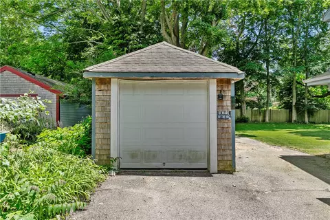 Exterior - 29 Willard Ave, South Kingstown, RI 02879 photo 8 of 12