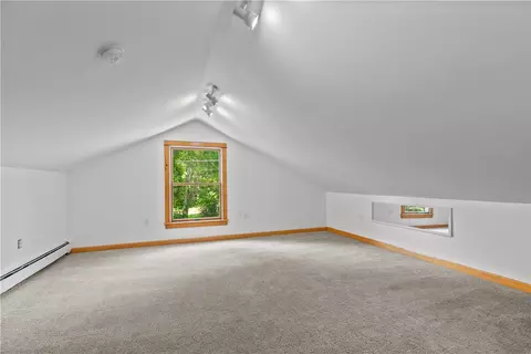 Bedroom - 29 Willard Ave, South Kingstown, RI 02879 photo 6 of 7