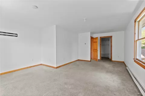 Bedroom - 29 Willard Ave, South Kingstown, RI 02879 photo 3 of 7