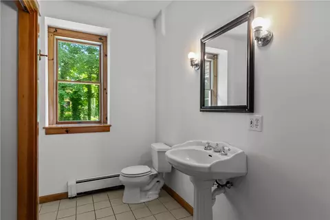 Bath - 29 Willard Ave, South Kingstown, RI 02879 photo 1 of 2