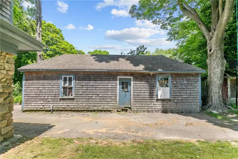 Exterior - 29 Willard Ave, South Kingstown, RI 02879 photo 10 of 12