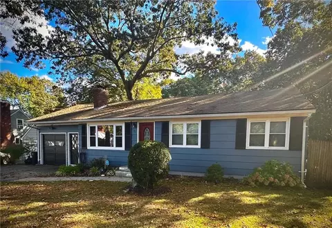 121 Maple St, Coventry, RI 02816