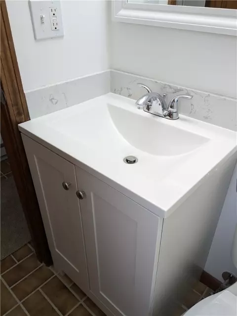 6 Beacon St, Westerly, RI 02891 photo 5