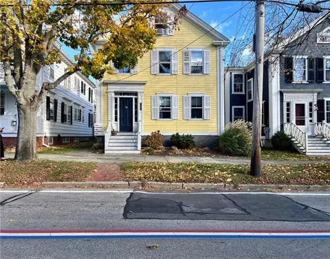260 Hope St, Bristol, RI 02809