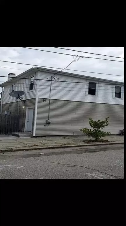 19 Warren St, Providence, RI 02907