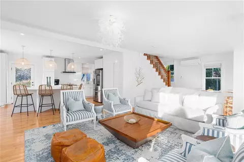 299 Prospect Ave, Middletown, RI 02842