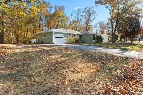 24 Craig Rd, Warwick, RI 02886 photo 2