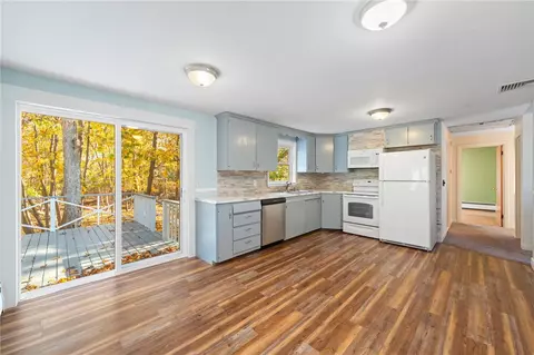 24 Craig Rd, Warwick, RI 02886 photo 8