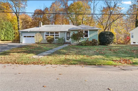 24 Craig Rd, Warwick, RI 02886