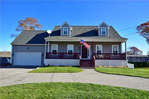 42 Tilbury Dr, Bristol, RI 02809