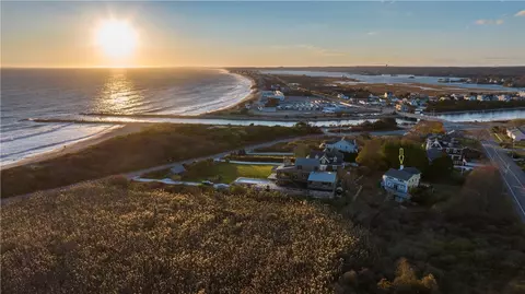 14 Knowles Ave, Westerly, RI 02891 photo 2