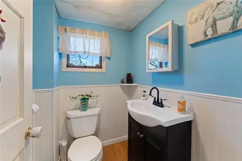 60 Welles St, Woonsocket, RI 02895 photo 8