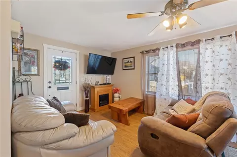 60 Welles St, Woonsocket, RI 02895 photo 4