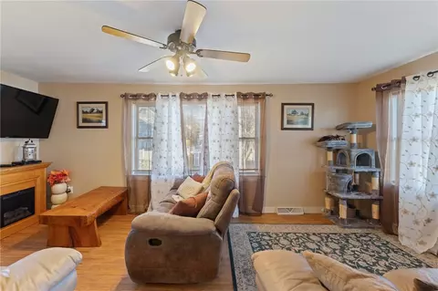 60 Welles St, Woonsocket, RI 02895 photo 5