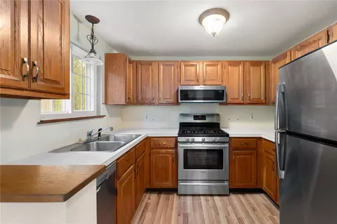 Kitchen - 31 Eagle Run #A, East Greenwich, RI 02818 photo 1 of 2