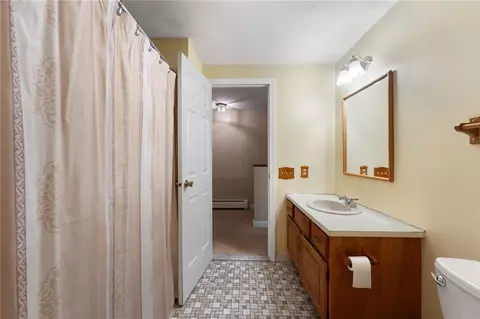 Bath - 31 Eagle Run #A, East Greenwich, RI 02818 photo 2 of 3