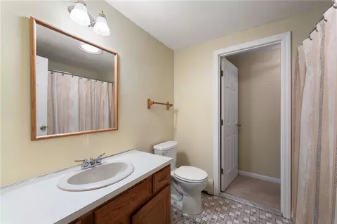 Bath - 31 Eagle Run #A, East Greenwich, RI 02818 photo 3 of 3