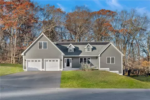12 Lake View Ct, Johnston, RI 02919