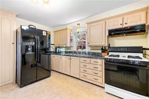 Kitchen - 148 Stone Ave, Warwick, RI 02889 photo 1 of 2
