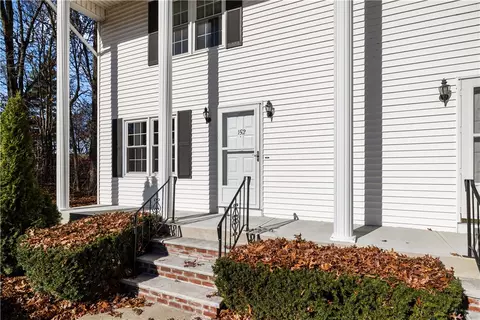 152 Oak Park Dr #152, North Providence, RI 02904