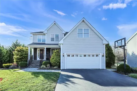 330 Sowams Rd, Barrington, RI 02806
