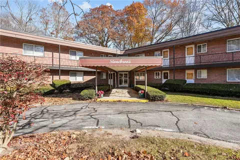 72 W Shore Rd #0206, Warwick, RI 02889