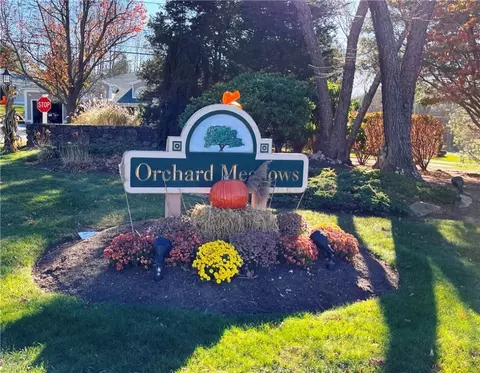 10 Orchard Meadows Dr #10, Smithfield, RI 02917