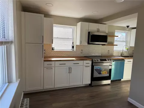 17 Granger Ct, Warwick, RI 02889 photo 4
