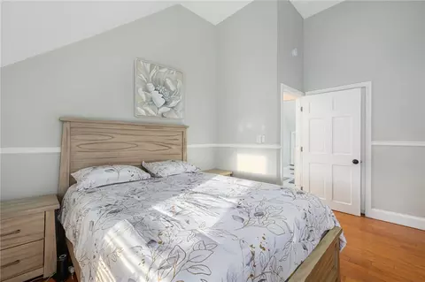 Bedroom - 39 Maple Ave, East Providence, RI 02915 photo 2 of 4