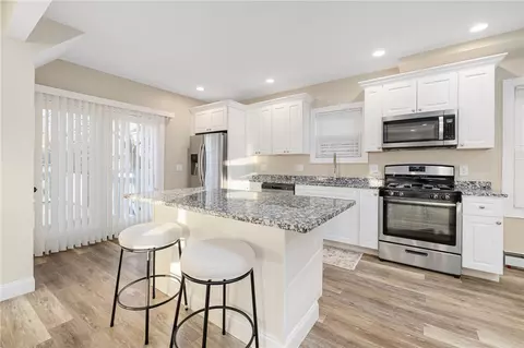 39 Maple Ave, East Providence, RI 02915