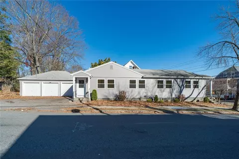 886 Hope St, Providence, RI 02906