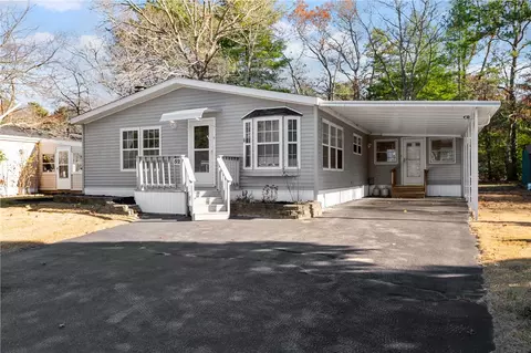 52 Torch Ln, Coventry, RI 02816