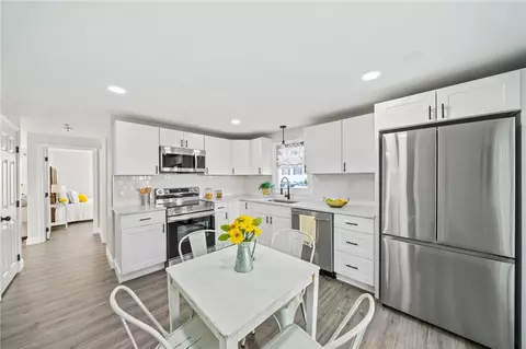2 Plant St, Cumberland, RI 02864