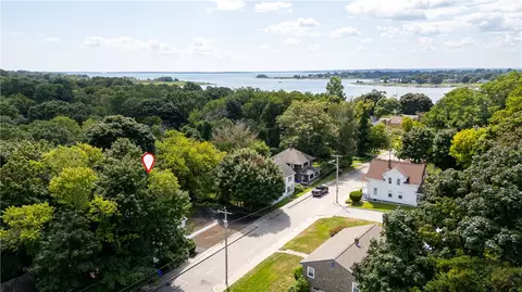 View/Area - 12 Beach St, Warren, RI 02885 photo 3 of 6
