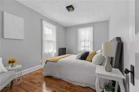 Bedroom - 12 Beach St, Warren, RI 02885 photo 2 of 6
