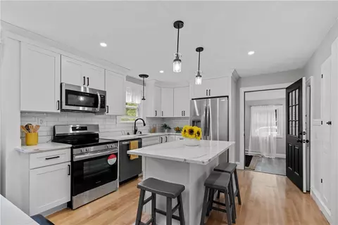Kitchen - 12 Beach St, Warren, RI 02885 photo 3 of 4