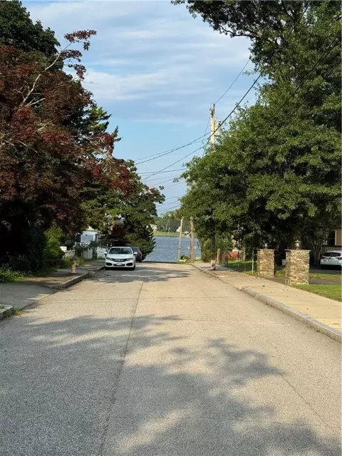View/Area - 12 Beach St, Warren, RI 02885 photo 6 of 6