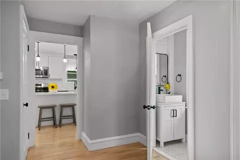 Entry Way - 12 Beach St, Warren, RI 02885 photo 3 of 9