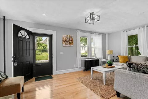 Entry Way - 12 Beach St, Warren, RI 02885 photo 1 of 9
