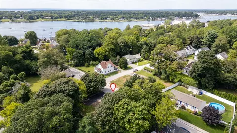 View/Area - 12 Beach St, Warren, RI 02885 photo 2 of 6