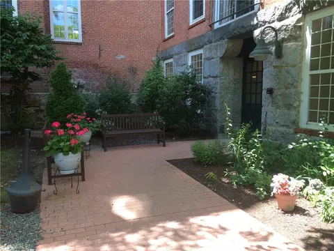 2 School St #322, Lincoln, RI 02865