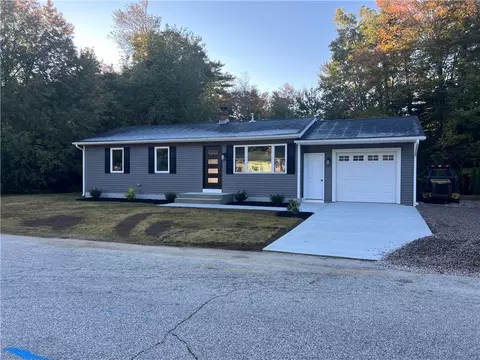 120 W Shore Dr, Coventry, RI 02816