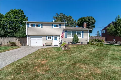 16 Commack Rd, East Providence, RI 02914