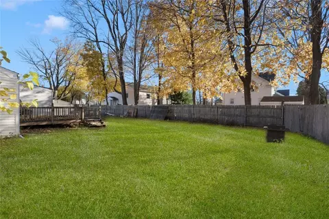 70 Vanderbilt Rd, Warwick, RI 02886 photo 3