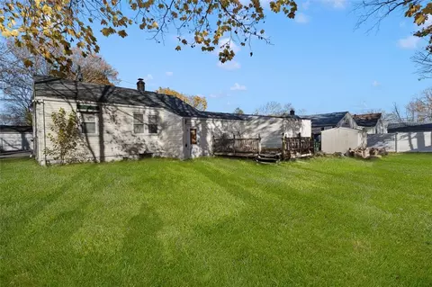 70 Vanderbilt Rd, Warwick, RI 02886 photo 4