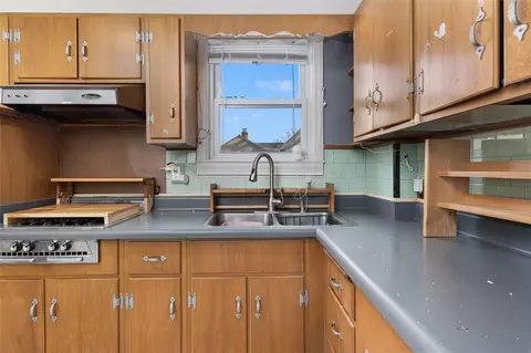 70 Vanderbilt Rd, Warwick, RI 02886 photo 7