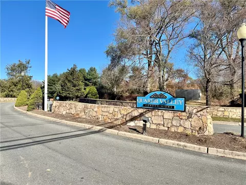 650 E Greenwich Ave #3-206, West Warwick, RI 02893