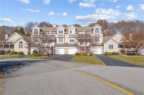 199 River Farm Dr #199, West Warwick, RI 02893